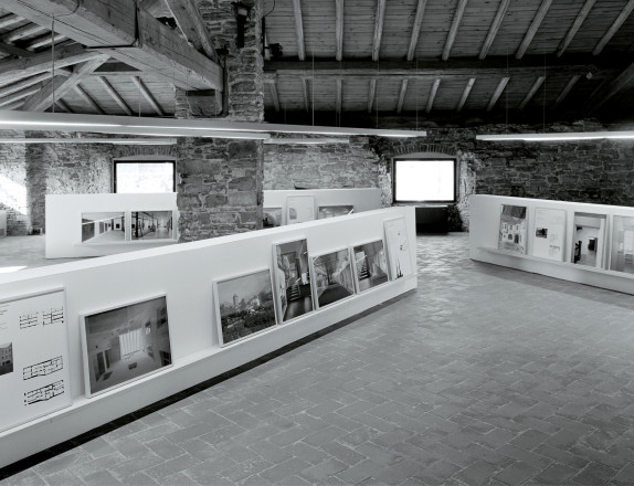 Exhibition: Build on built (Porta S. Agostino nell'ambito di Bergamo Architettura). Photo: Lungomare