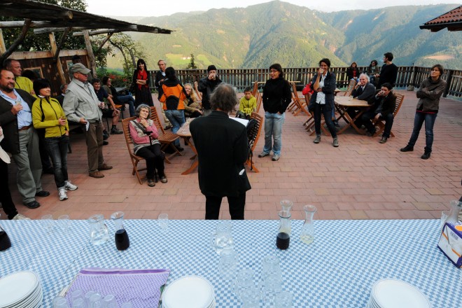 He He He DA DA: Audio poetry walk with Martin Abram. Photo: Ivo Corrà, 2012