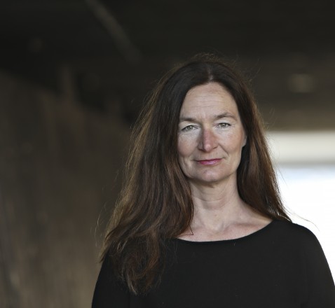 Anne Beate Hovind. Fotografert forskjellig steder i Bjørvika
