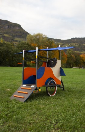 Co-Carts, the Acchiapasogni, test-ride in October 2020, a project by orizzontale. Courtesy Lungomare. Image by Giulia Faccin