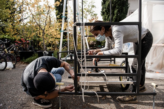 Co-Carts Workshop, a project by orizzontale. Courtesy Lungomare. Image by Claudia Corrent